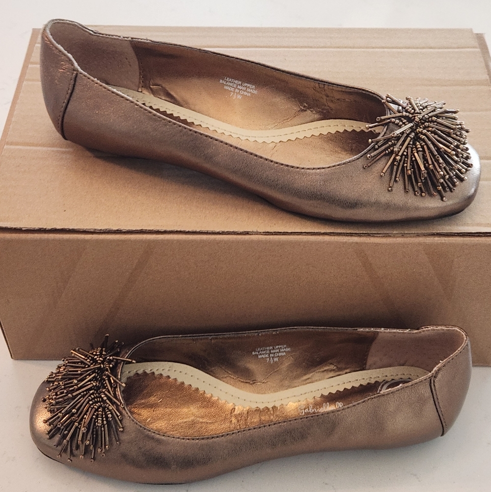 Gabriella Rocha Gold Flats 7.5W - Picture 3 of 10